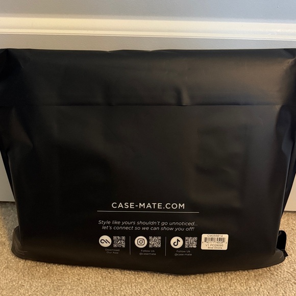 Case-Mate silver chrome zip tote bag - Picture 2 of 4